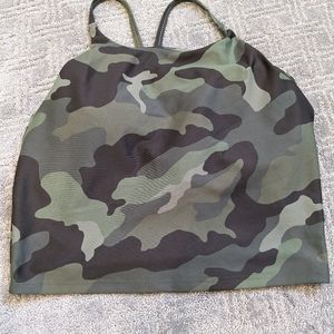 Old Navy Go Dry cropped tank. Size large.